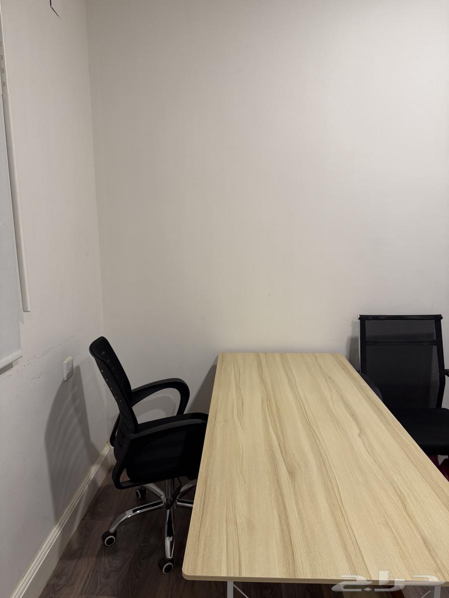 للبيع طاولة مكتب مع كراسي64455072716161110