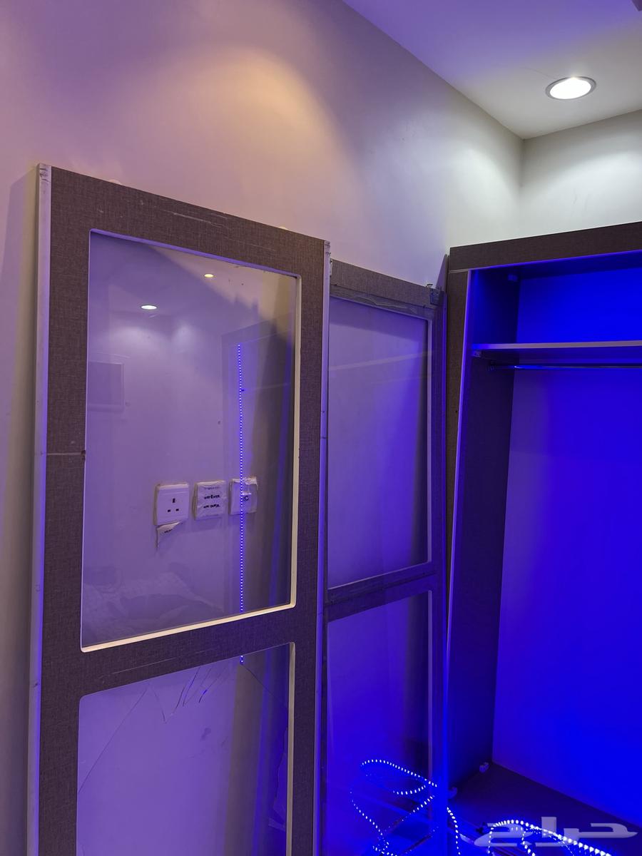 Wardrobe for sale with four doors for 400 without delivery, for serious buyers only64454482064642113