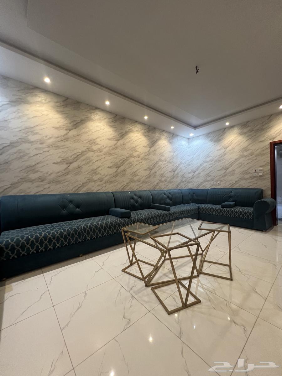 Sofas and tables64450564107907111