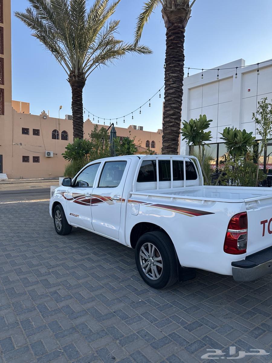 هايلكس 2015 توماتيك ممشى 84 الف وكسور64622302612226110