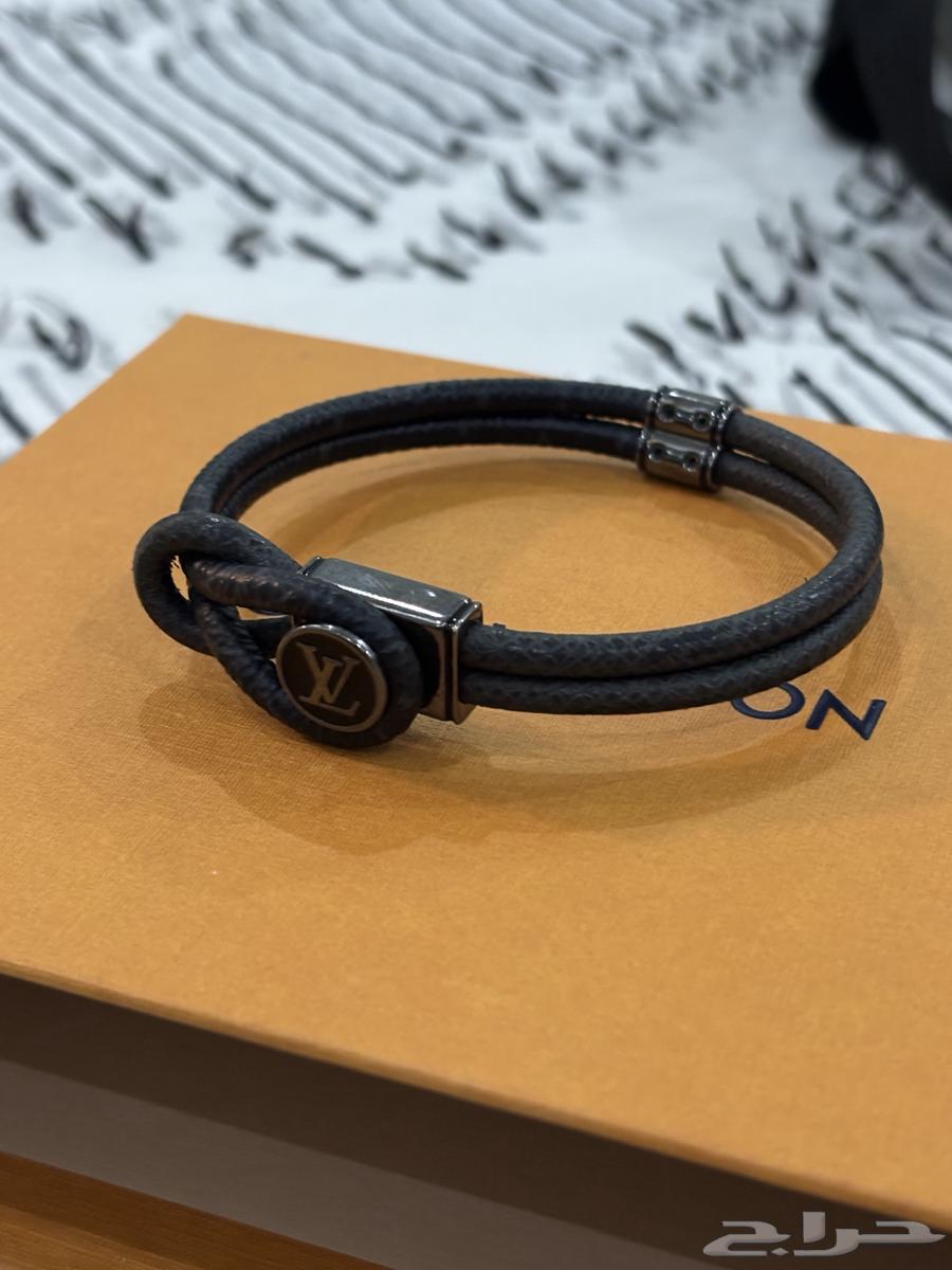 للبيع سوارة LV رجالية اصلية64455700360323112