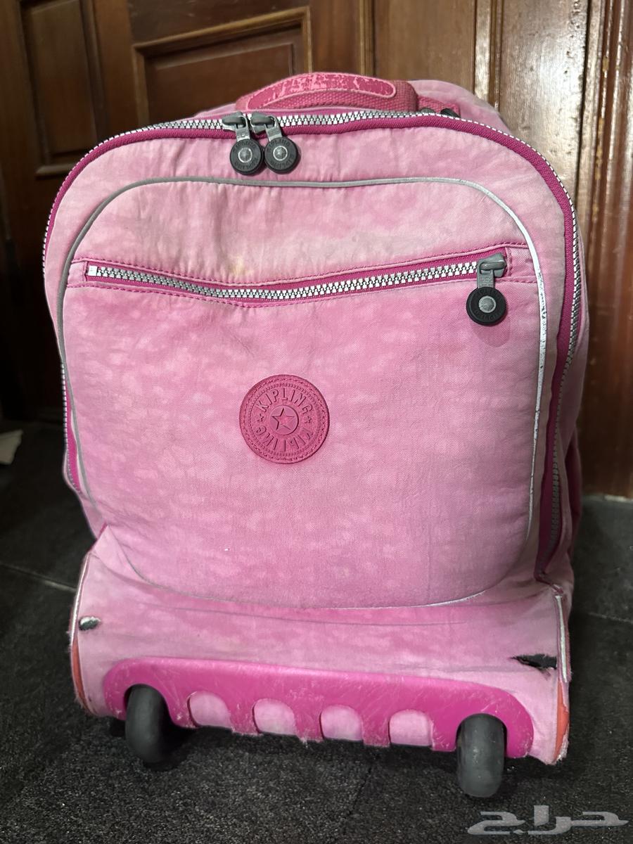 شنطة kipling مستخدمة بخمسة وثلاثين ر64451863352066110