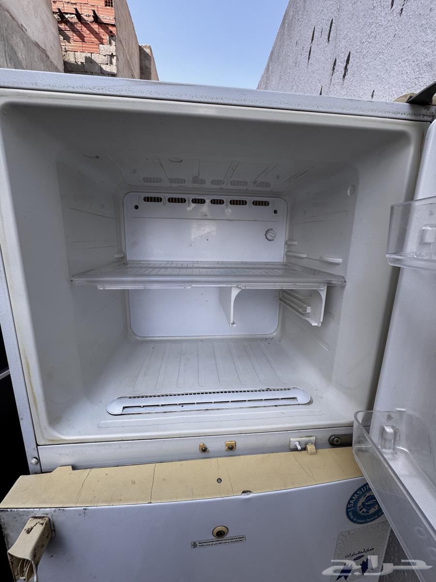 Samsung 12 cubic feet refrigerator, conditional64449770346371111