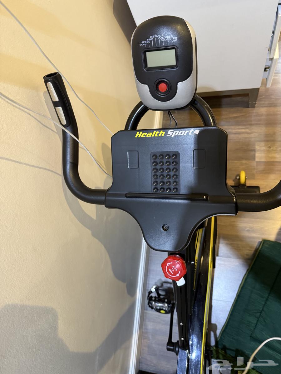 Bicycle for sale, used for days and treadmill with incline for sale64452265981185110