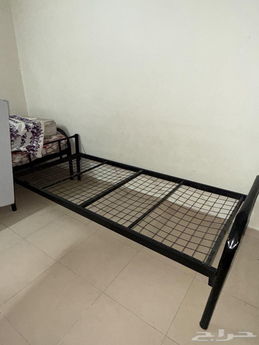 مكيف 2 سرير اسود 1 سرير ابيض64457077386114112