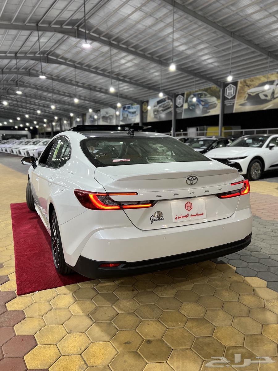 تويوتا   كامري جراندي بنزين 2025 جديد سعودي 155.250شامل64622140812546114