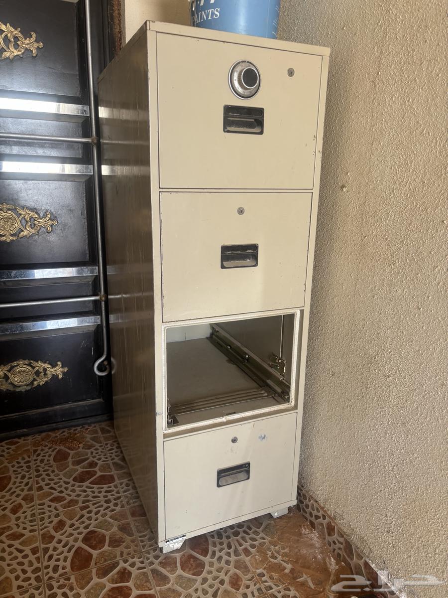 خزنه للبيع64452644317825113