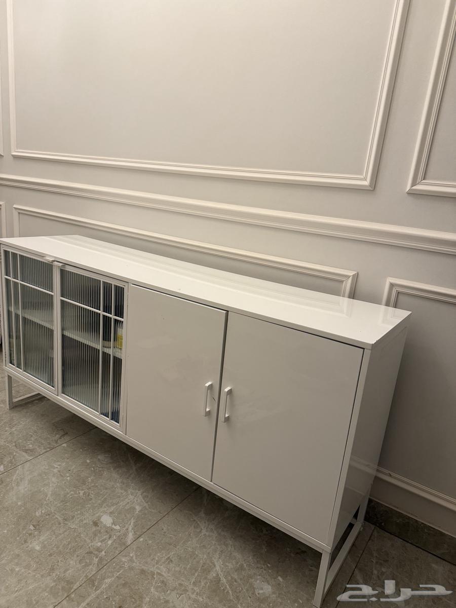 A clean table with light use64456763367555110