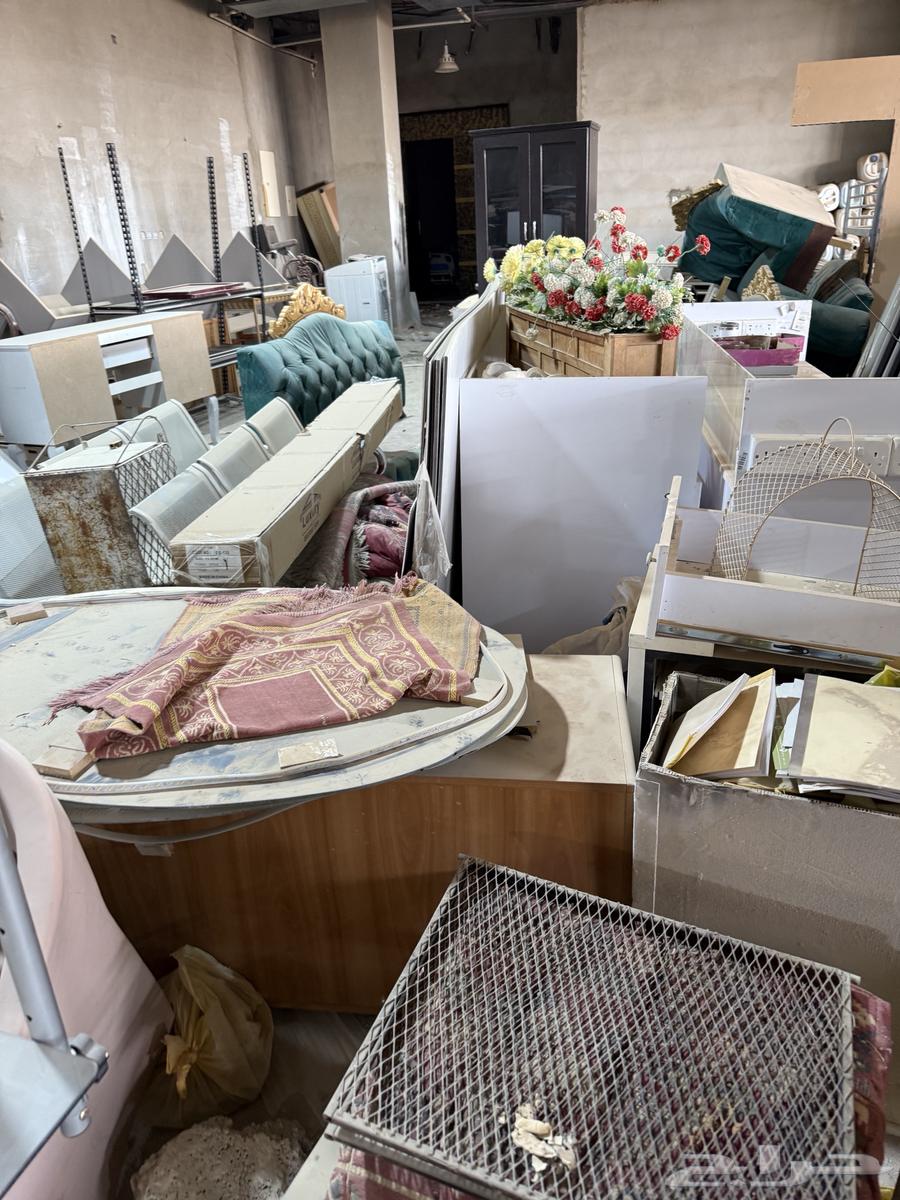 Drawers and tables64453985586177111