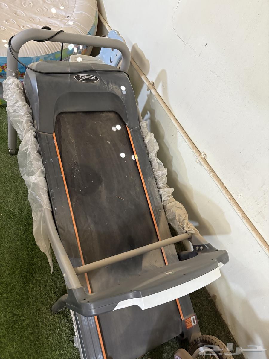 Running shoes64445296178689112