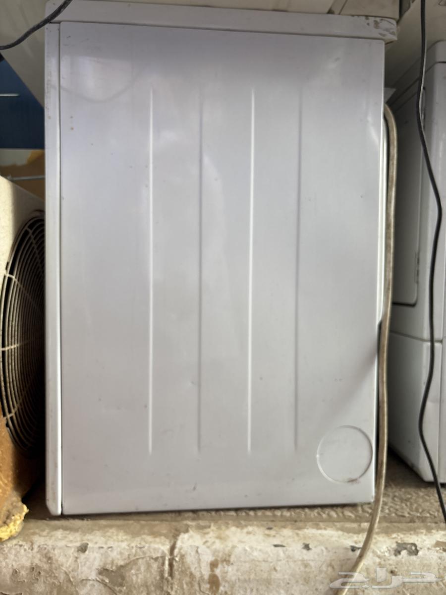 9 refrigerators in good condition64452170827523113
