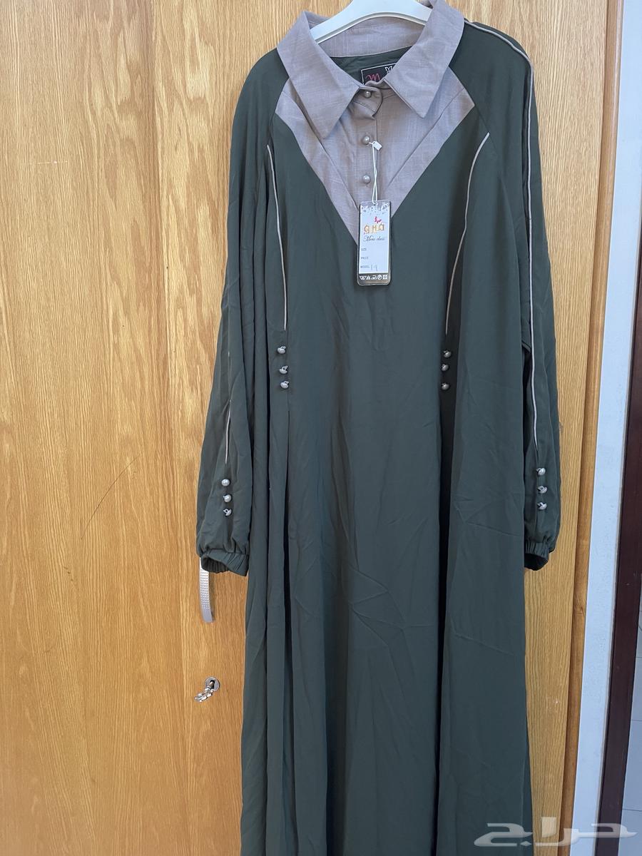 عبايات للبيع السعر الواحدة 100 ريال64451849689602114