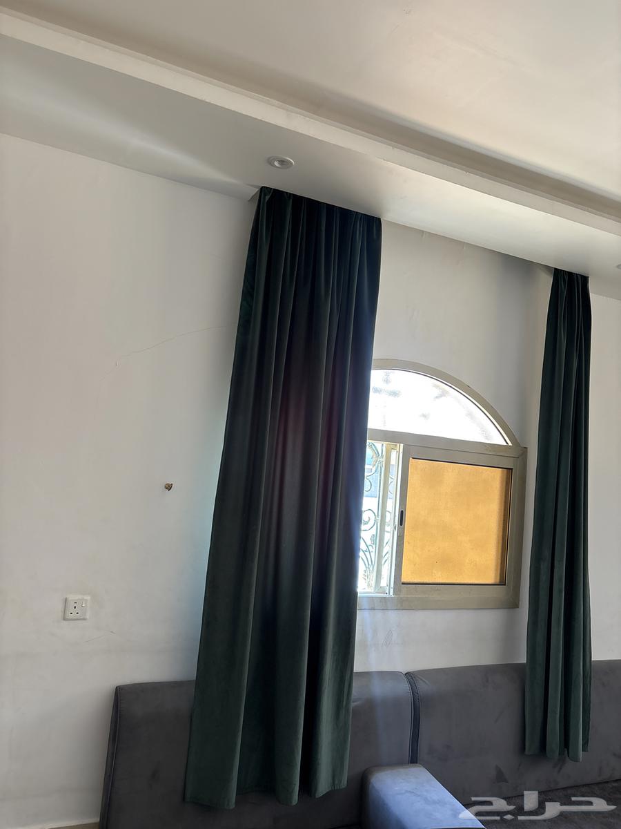 مدخل مع لوحه و جزمات حذيان النقل على المشتري ولا يوجد مكيف64452089708418113