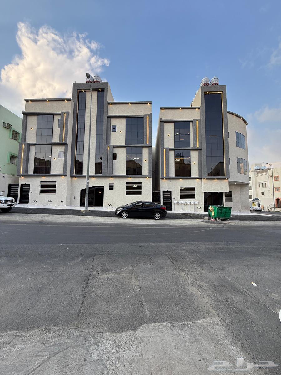 Apartment for sale on upper floor with working elevator and private roof in Abha Al-Badi64142591528705110