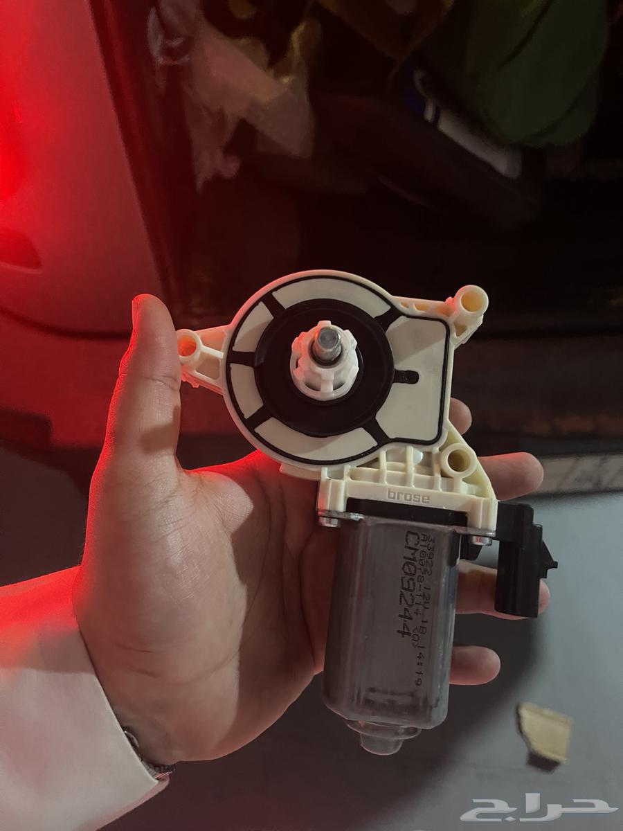 جيب رانجلر jk قطع غيار دينمو قزاز خلفي يسار64619717433218113