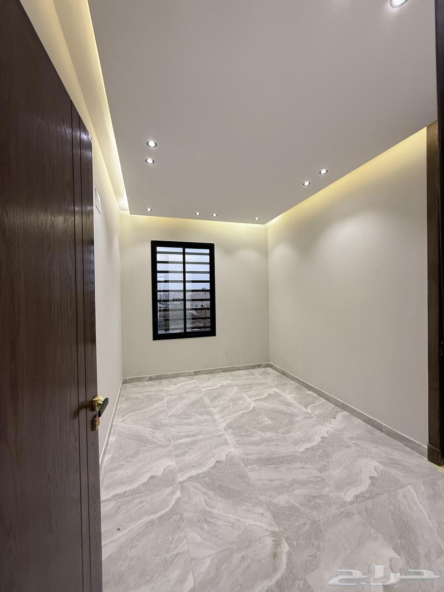 Apartments for sale with elevator and internal staircase to the rooftop for 550,000 SAR64142590170625114