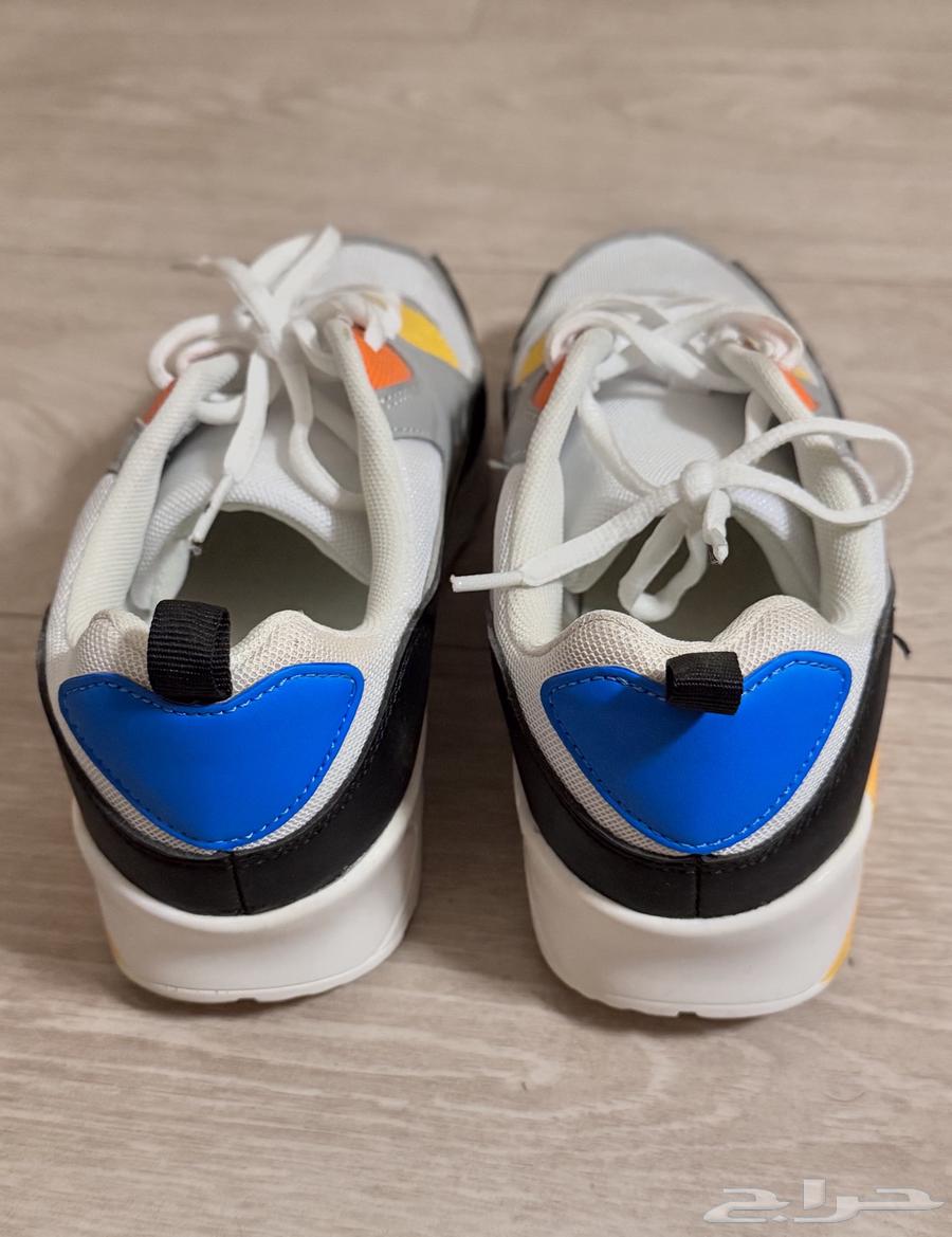 أحذيه للجنسين جديده ما انلبست ولا مره مع ساعه مجانيه هديه64449956019585111