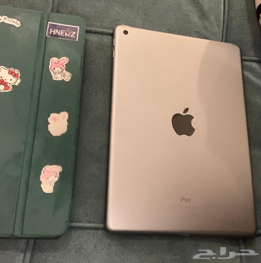 ايباد الجيل السابع نظيف مافيه اي شي غير البطاريه منتفخه شوي64453407661442110