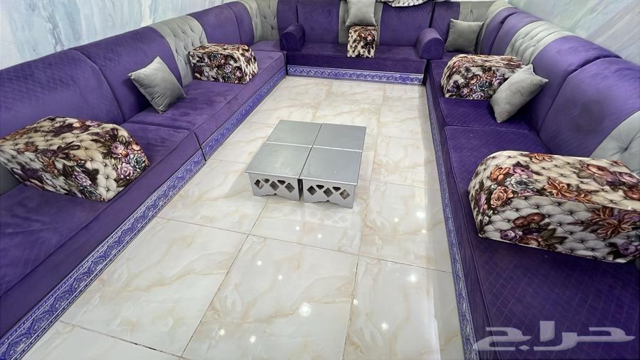 للبيع كنب وردي وبنفسجي وطاولة 4 قطع فضية وفراش وردي64455949471233113
