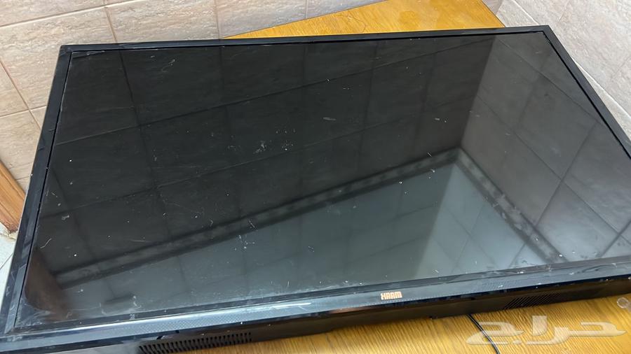 Two broken screens64456379411202111