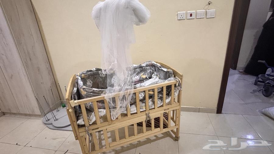 سرير أطفال للبيع استخدام شهر فقط64456503794945110