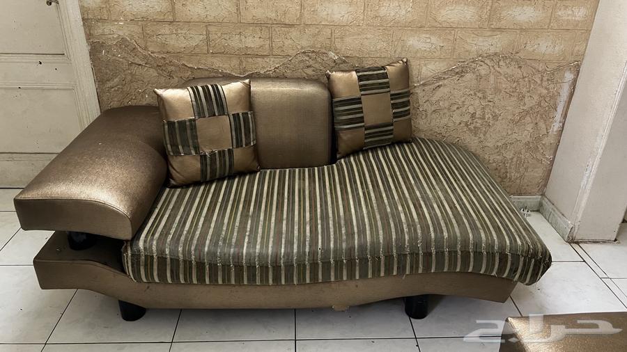 طقم صالة جلد ذهبي مع ستارة للبيع64457077369859111