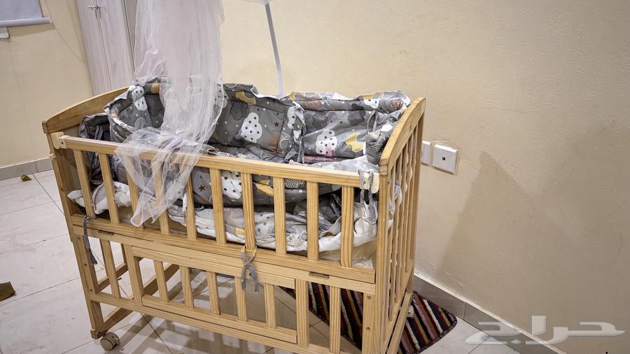 سرير أطفال للبيع استخدام شهر فقط64456503794945112