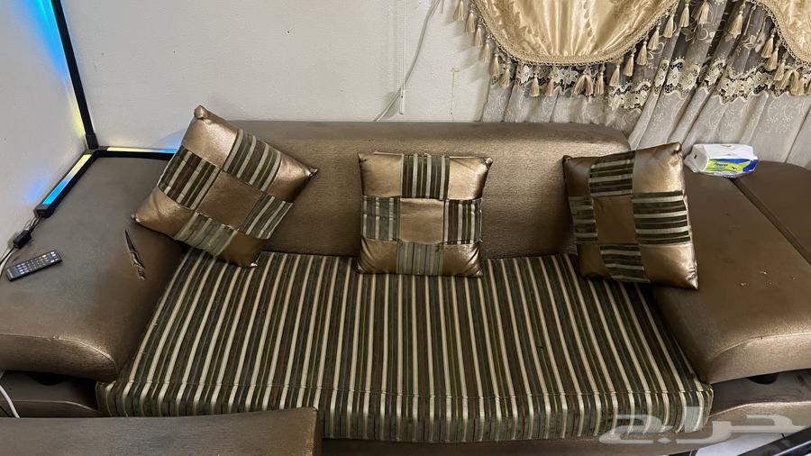 طقم صالة جلد ذهبي مع ستارة للبيع64457077369859114