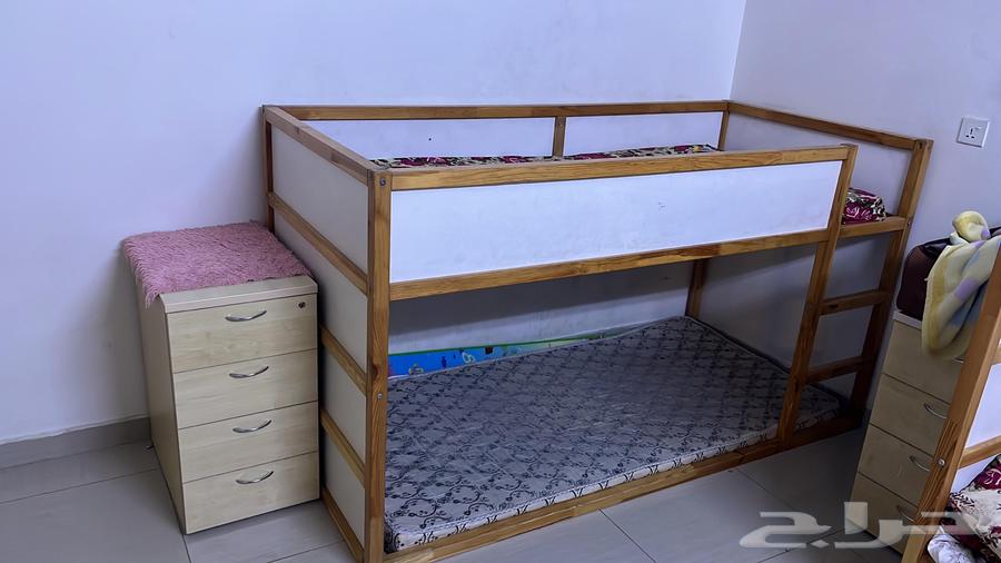 جلاية صحون ميديا ودولاب وسرير اطفال من ايكيا للبيع64456434688001112