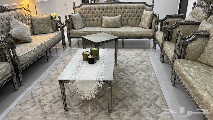 Luxurious sofa set, very clean used, price negotiable64456872517506114