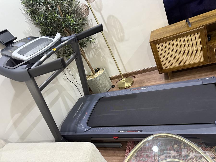 Bicycle for sale, used for days and treadmill with incline for sale64452265981185113