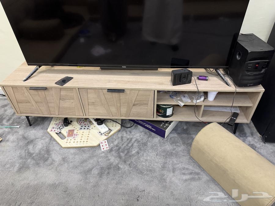 Furniture, support, screen, air conditioner, and carpet64450960955779112