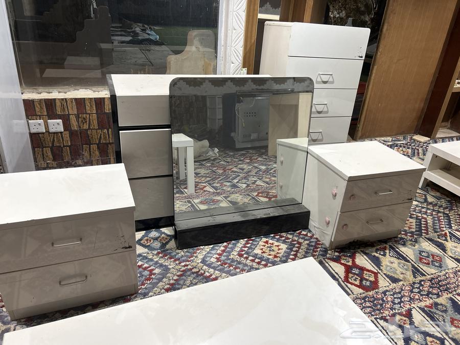 اثاث للبيع واسكرترات كهرب وفرشات وسرير ودولاب64456612877953111