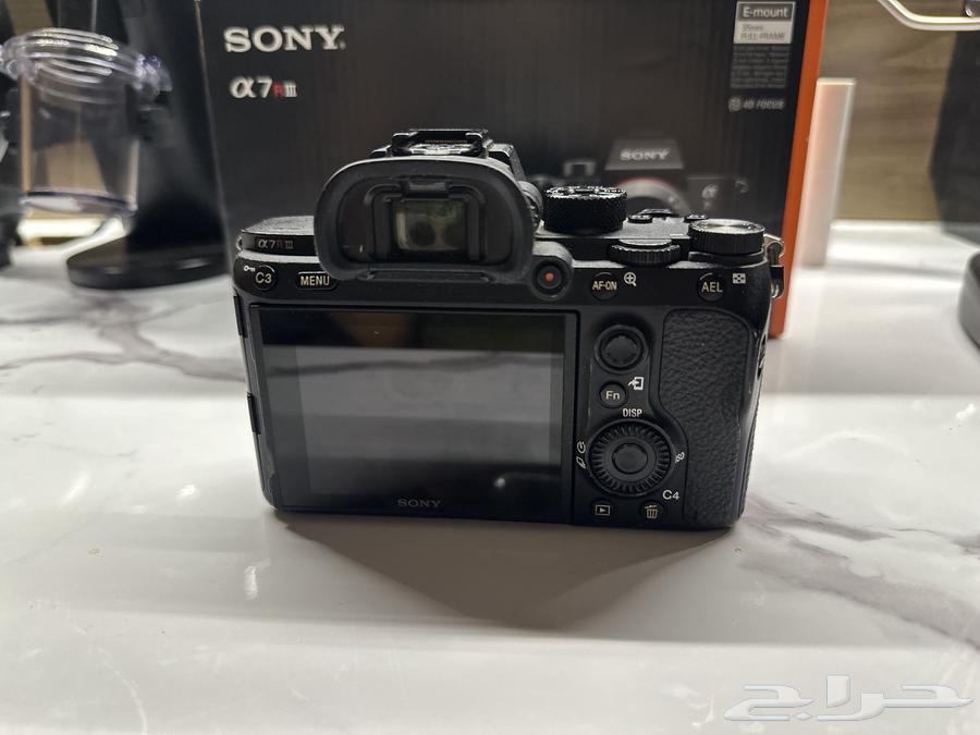 كاميرا سوني A7R iii مع عدسة 35 تم البيييع64449915845890114