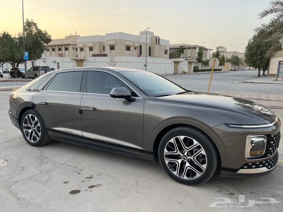 ازيرا بريميوم 2024 ( شبه جديد )64613691773186113