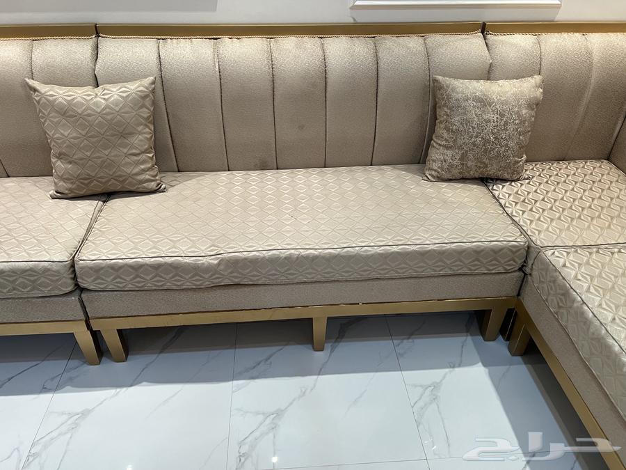 كنب مستعمل للبيع مع طاولة استقبال64456019015683114