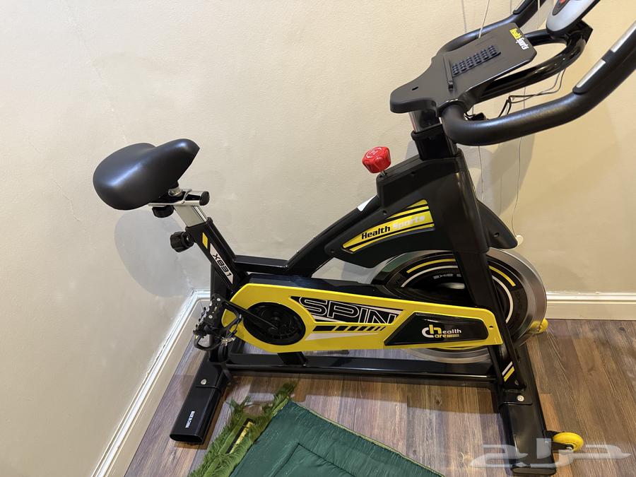 Bicycle for sale, used for days and treadmill with incline for sale64452265981185111