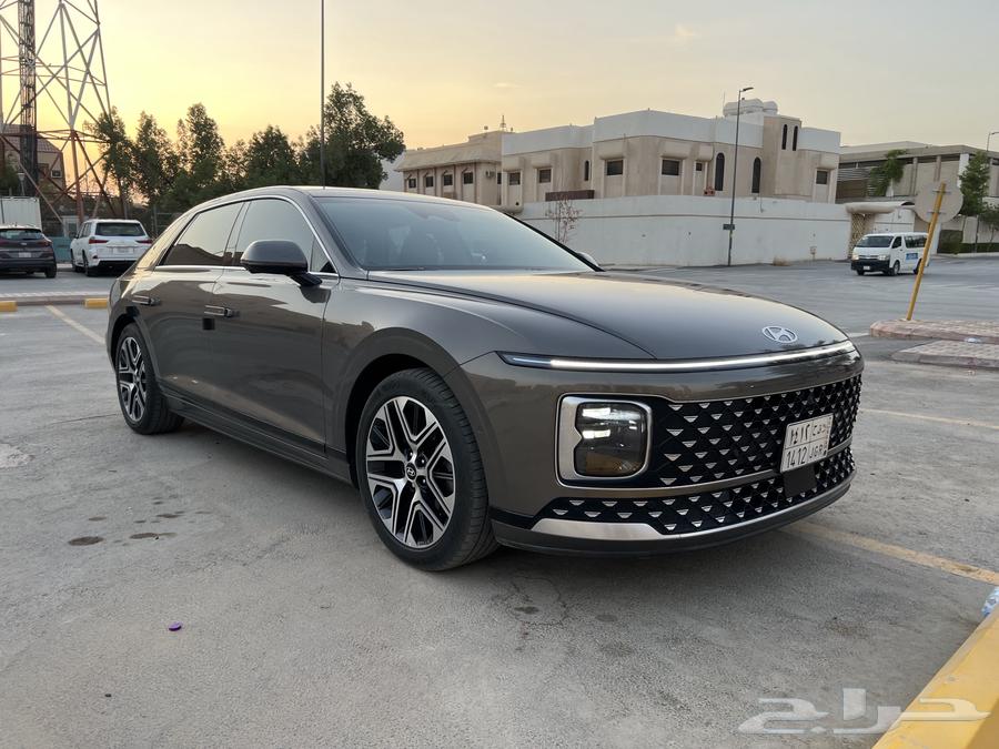 ازيرا بريميوم 2024 ( شبه جديد )64613691773186114