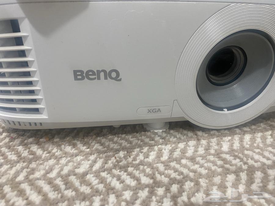 Projector for sale, used 3 to 4 times, selling due to no longer needed64454646666241113