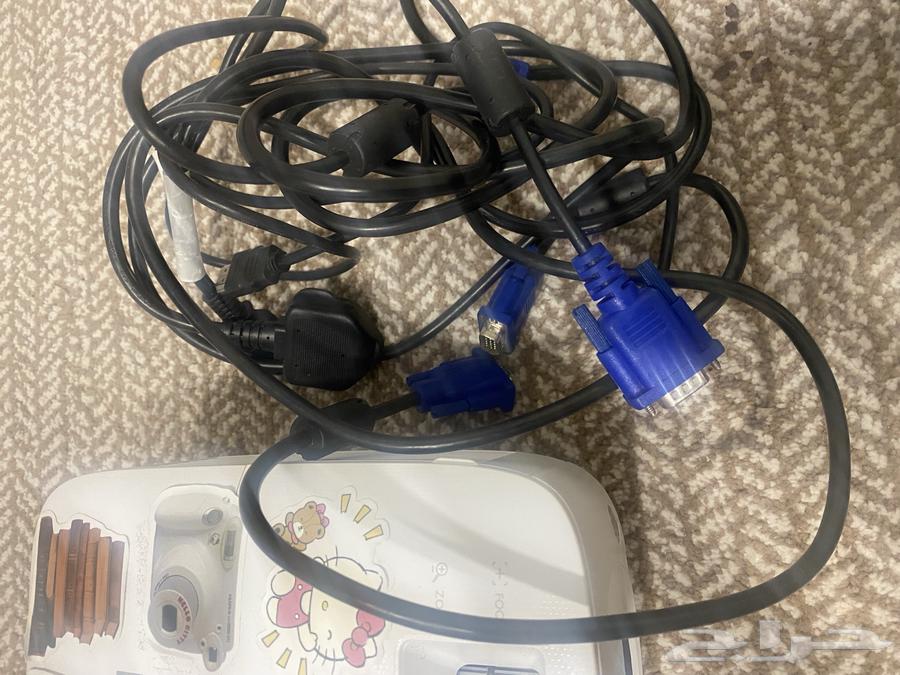 Projector for sale, used 3 to 4 times, selling due to no longer needed64454646666241110