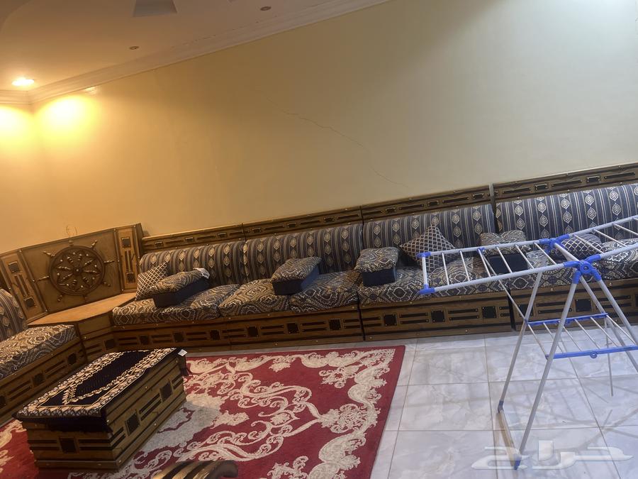 للبيع كنب مجلس وكنب صاله ومساند مقلط64455907712898110