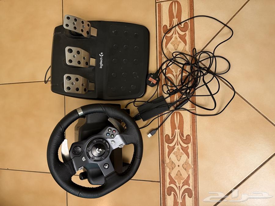 Steering wheel with pedal64451592901378110