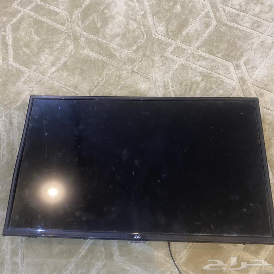 شاشتين 32 بوصة شبه جديده64455263721985110