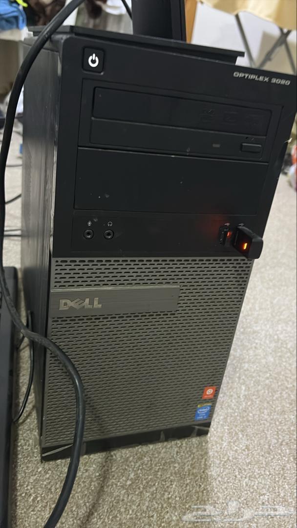 Computer and two monitors and 4 printers64454222097282110