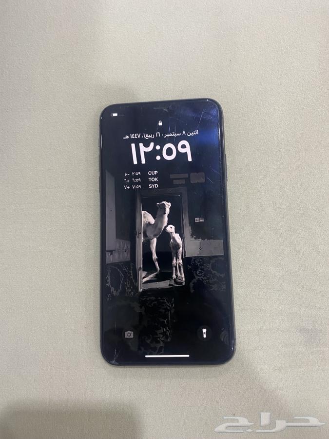 iPhone 11 Pro Max in excellent condition64452469124482110