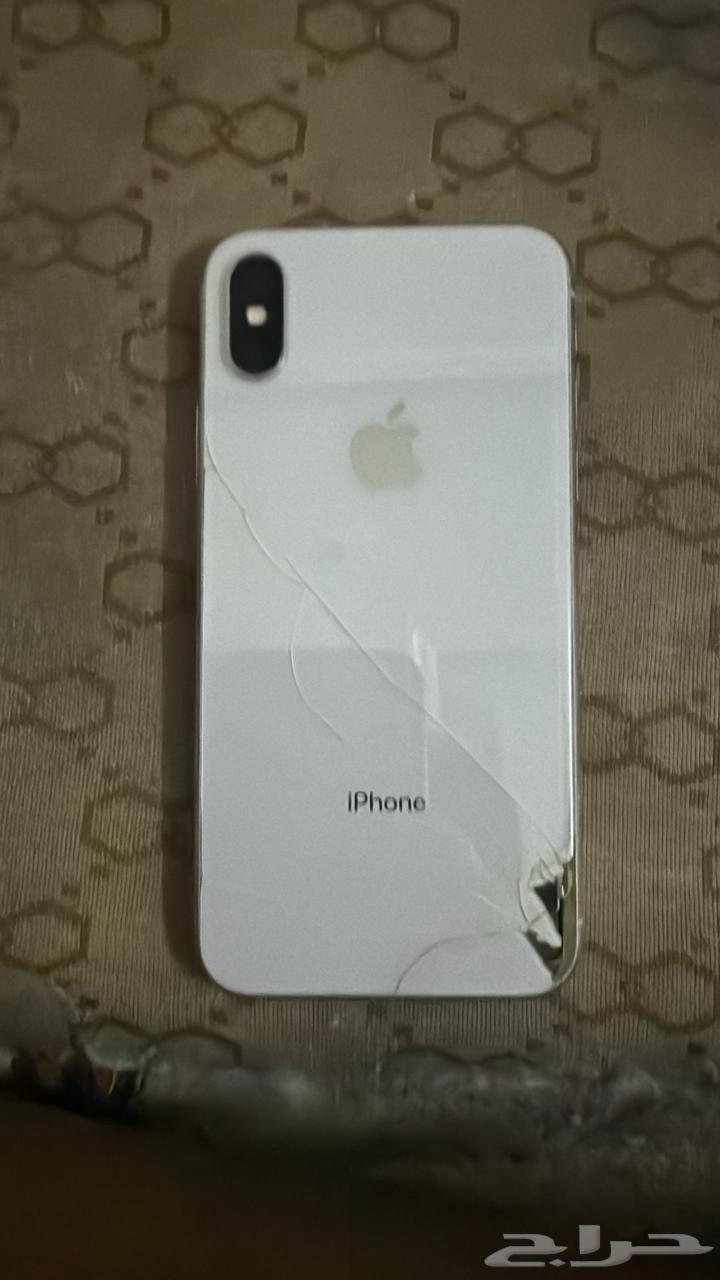 للبيع ايفون اكس نظيف بس خلفيه شوي64455838525441110