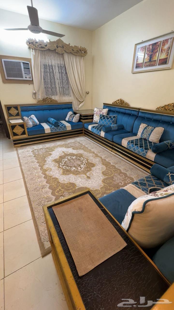 Sofa with tables, entrance with mirror and carpet64456143806979110