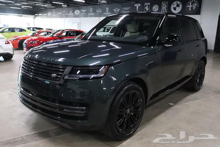 Range Rover Vogue 2023 in Distinctive Exterior Color and Attractive Price64620254959107110