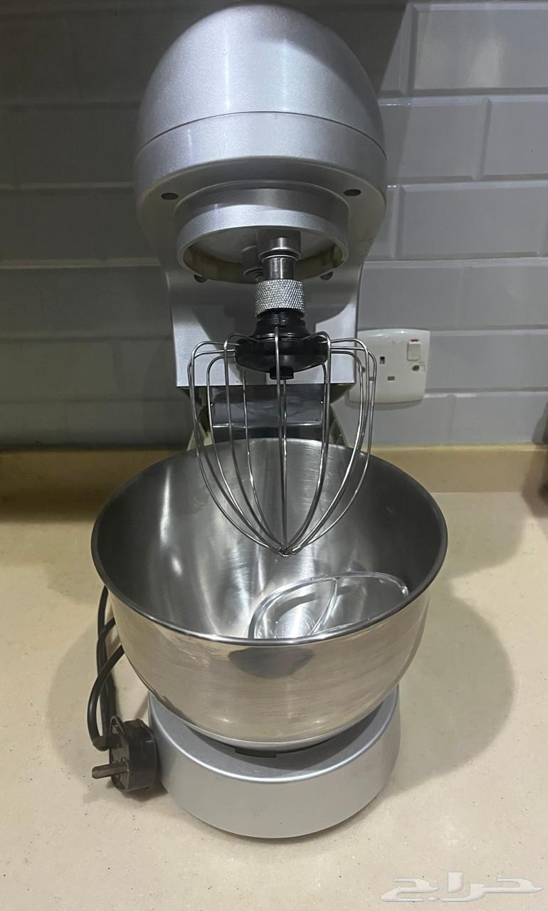 Mixer and containers64453147617281111