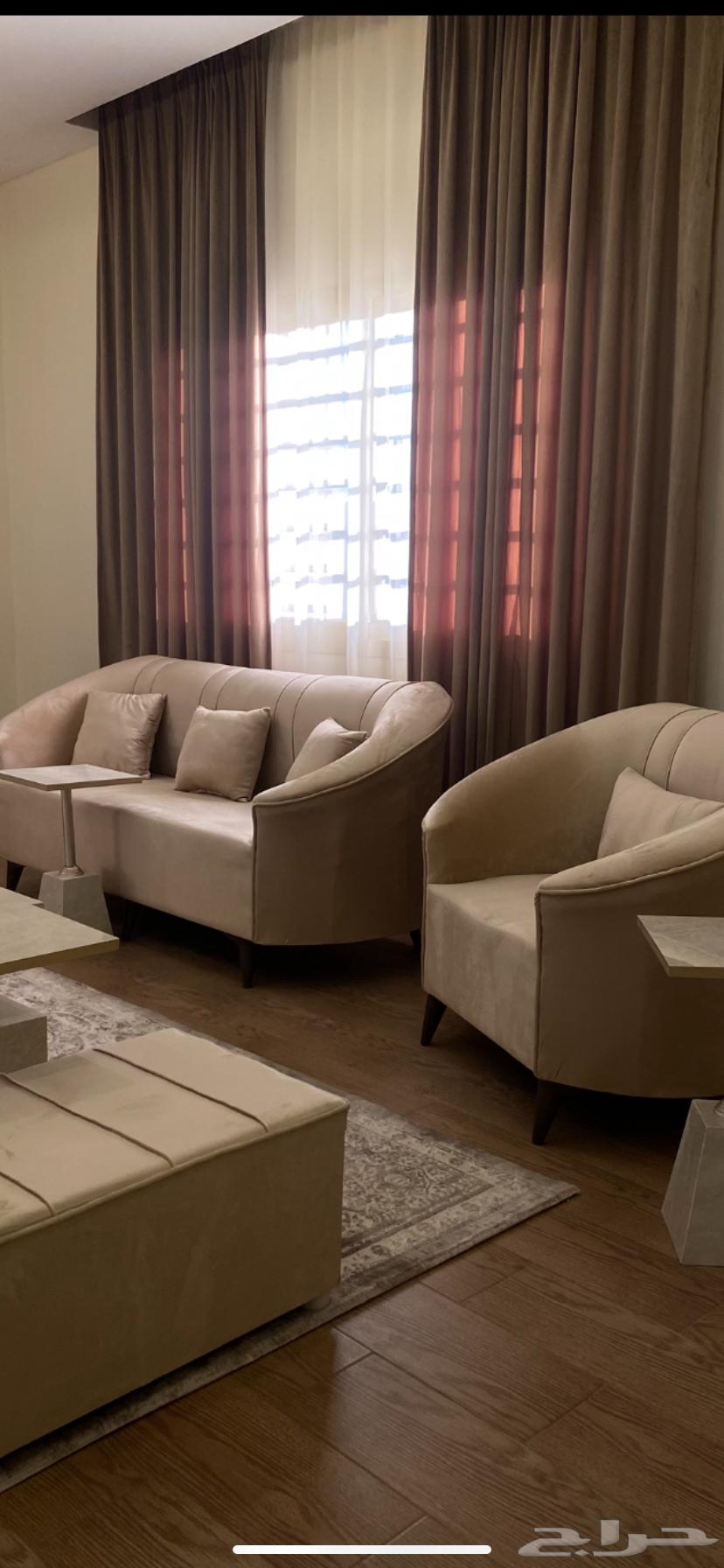 Three-piece sofa and two single chairs with carpet64450593370241110